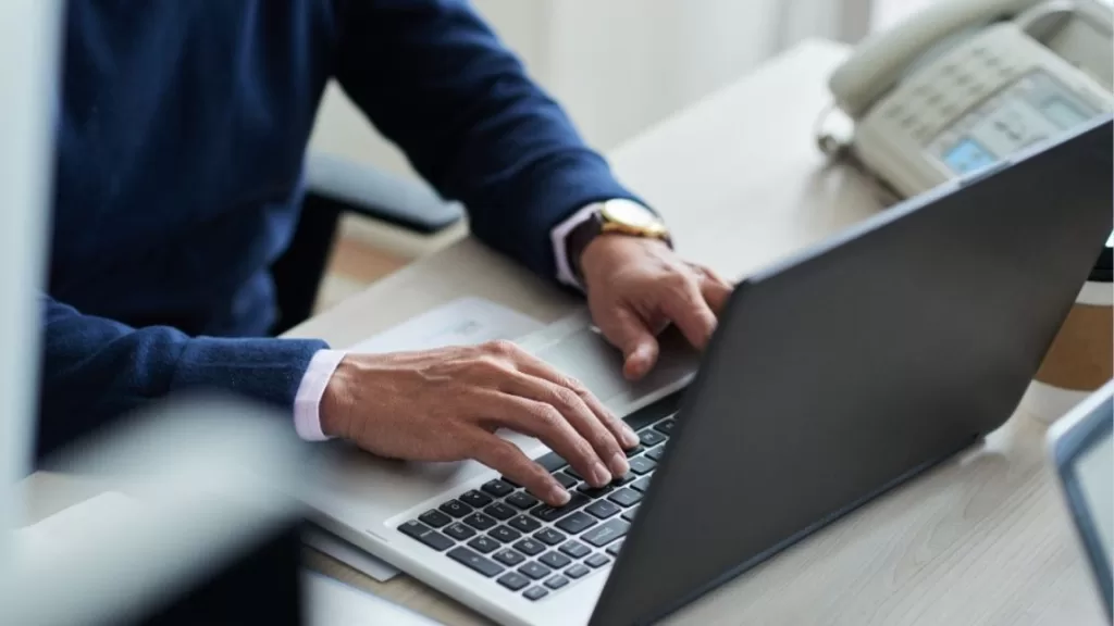 UNIR: Estrategias de marketing y servicio escolar 6 6 1